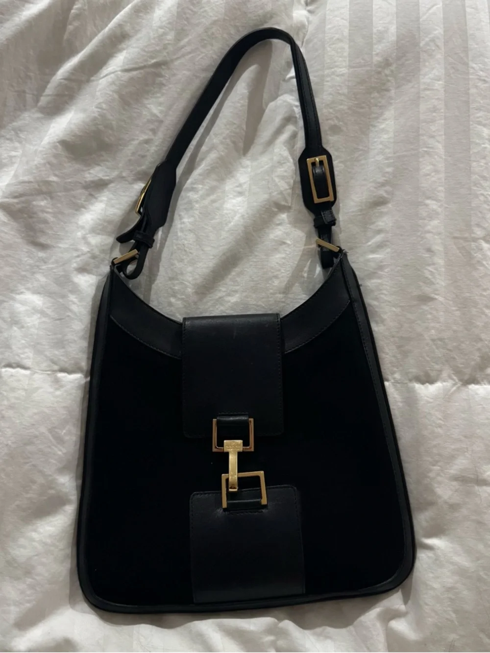 Gucci Jackie Black Women's suede Shoulder Bag with Gold Hardware - Picture 2 of 15
